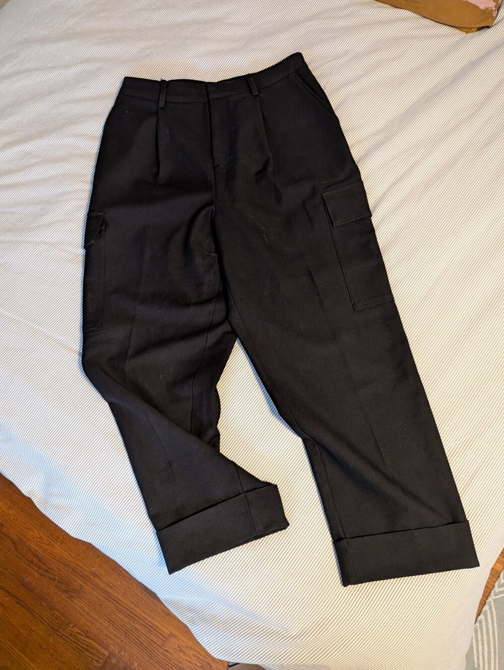 Simons Icone utilitarian style cropped black trousers (Size 10)